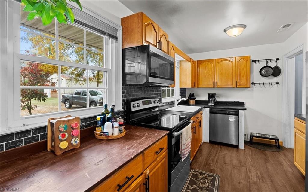 210 West King Street King, NC 27021 - Photo 13 of 49