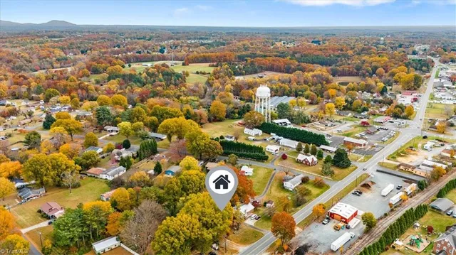 $199,900 | 210 West King Street, King, NC 27021