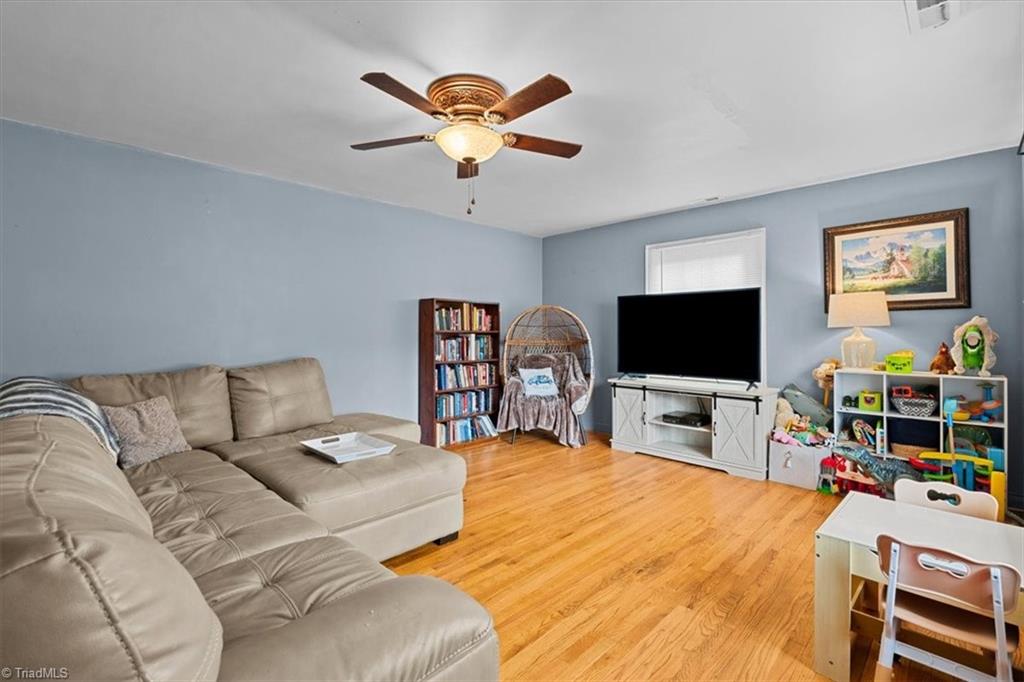 210 West King Street King, NC 27021 - Photo 5 of 49