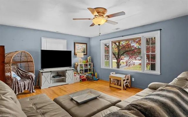 $199,900 | 210 West King Street, King, NC 27021