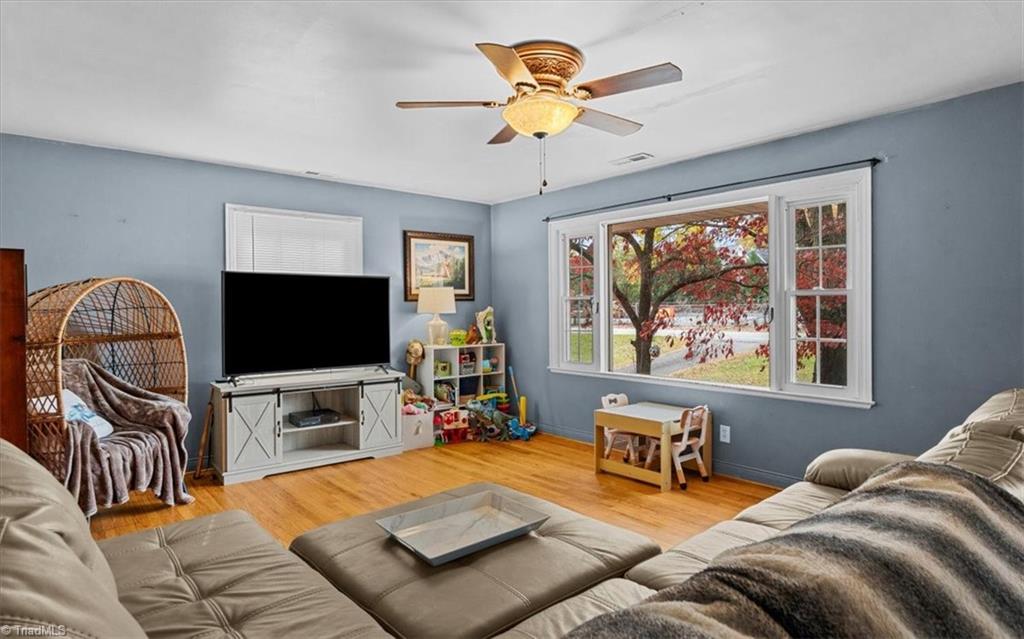 210 West King Street King, NC 27021 - Photo 7 of 49