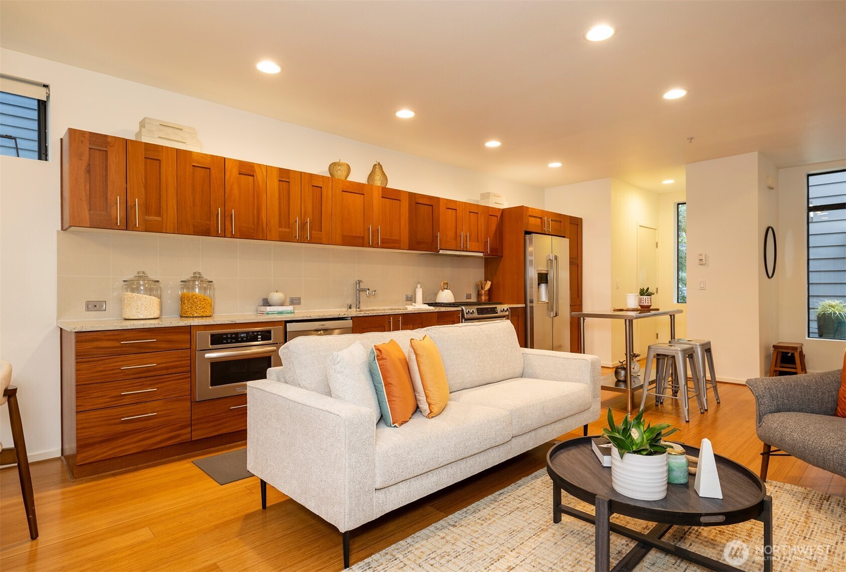 1810 11th Avenue, Unit A Seattle, WA 98122 - Photo 2 of 35