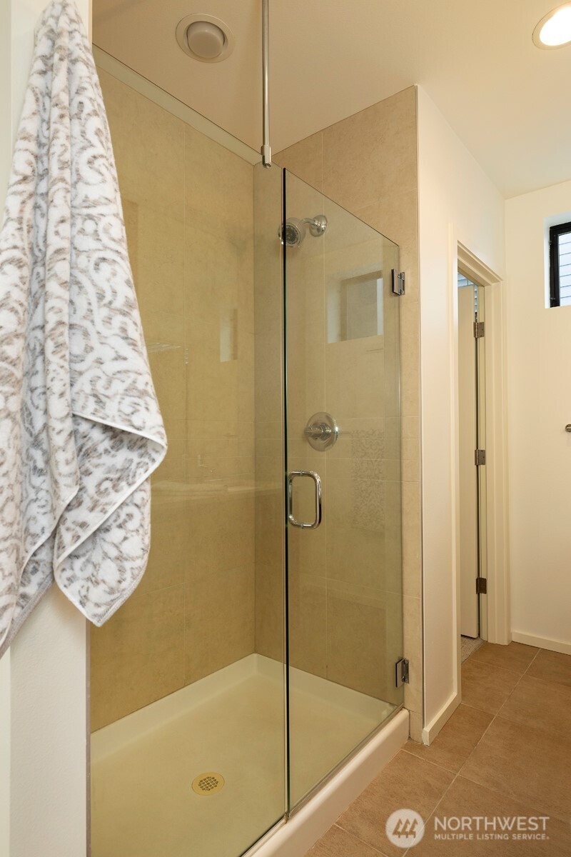 1810 11th Avenue, Unit A Seattle, WA 98122 - Photo 27 of 35