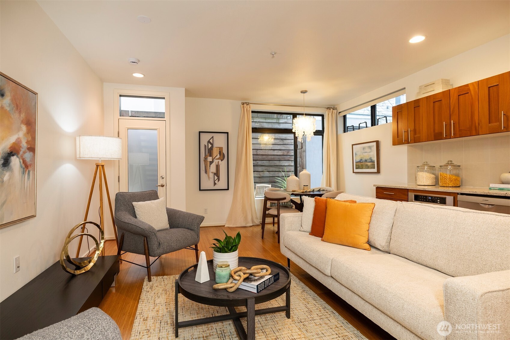 1810 11th Avenue, Unit A Seattle, WA 98122 - Photo 3 of 35