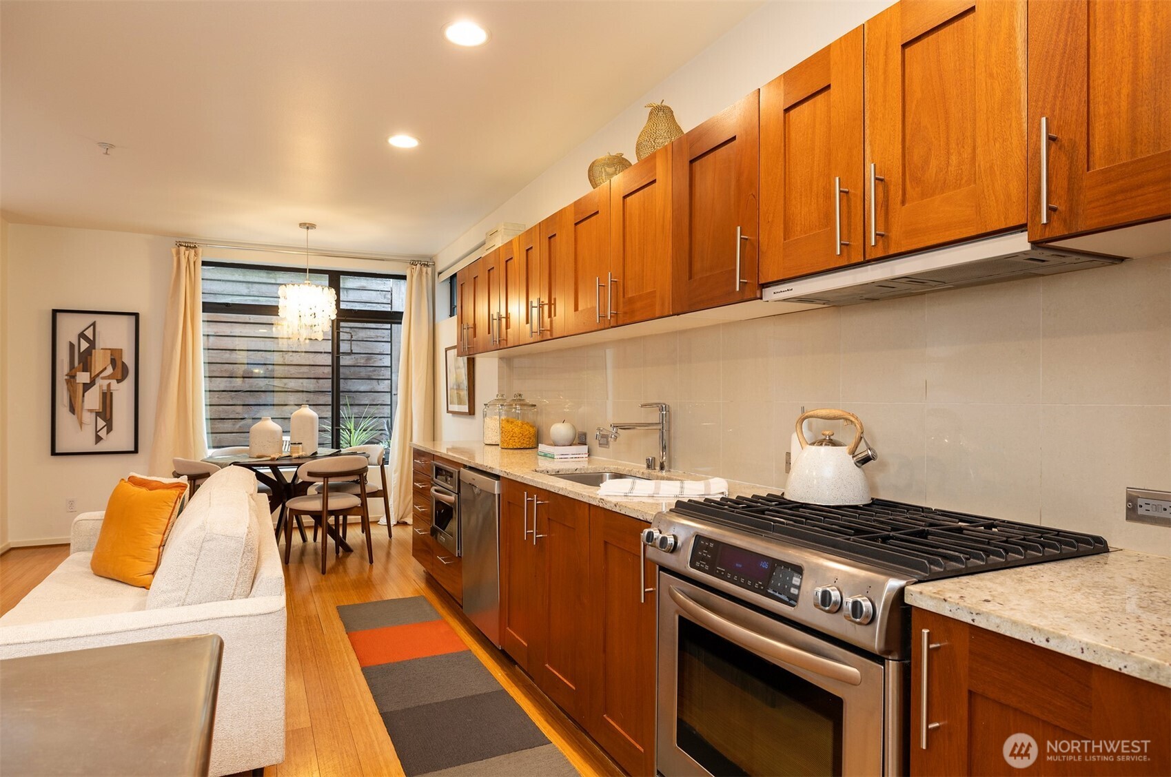 1810 11th Avenue, Unit A Seattle, WA 98122 - Photo 6 of 35