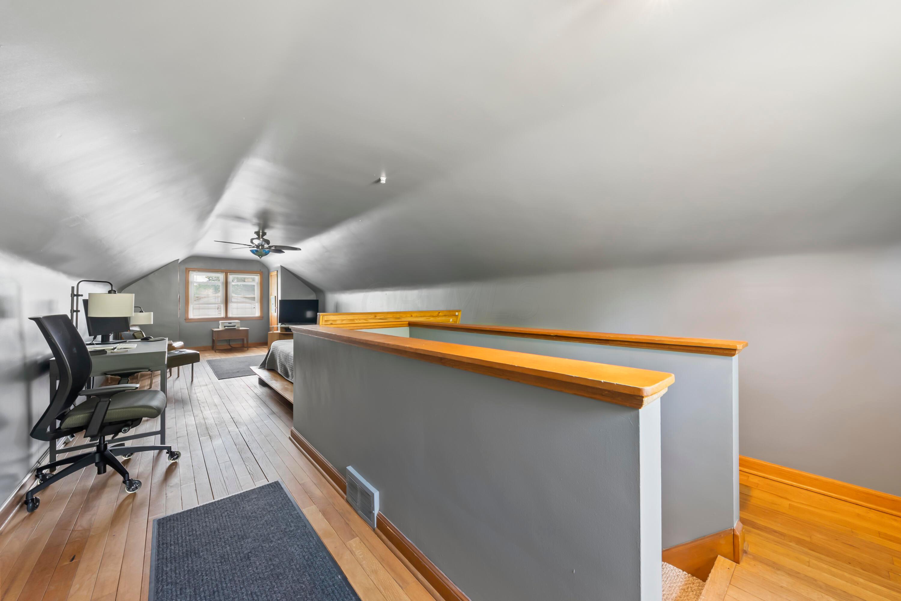 107 North Chesterfield Road Columbus, OH 43209 - Photo 22 of 34 DSC06352
