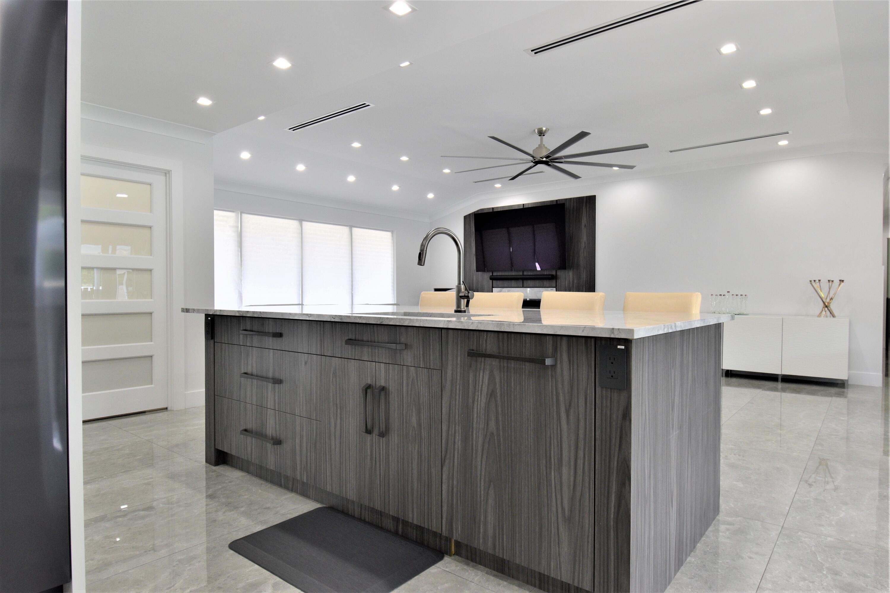 20950 Pinar Trail Boca Raton, FL 33433 - Photo 16 of 90 Island