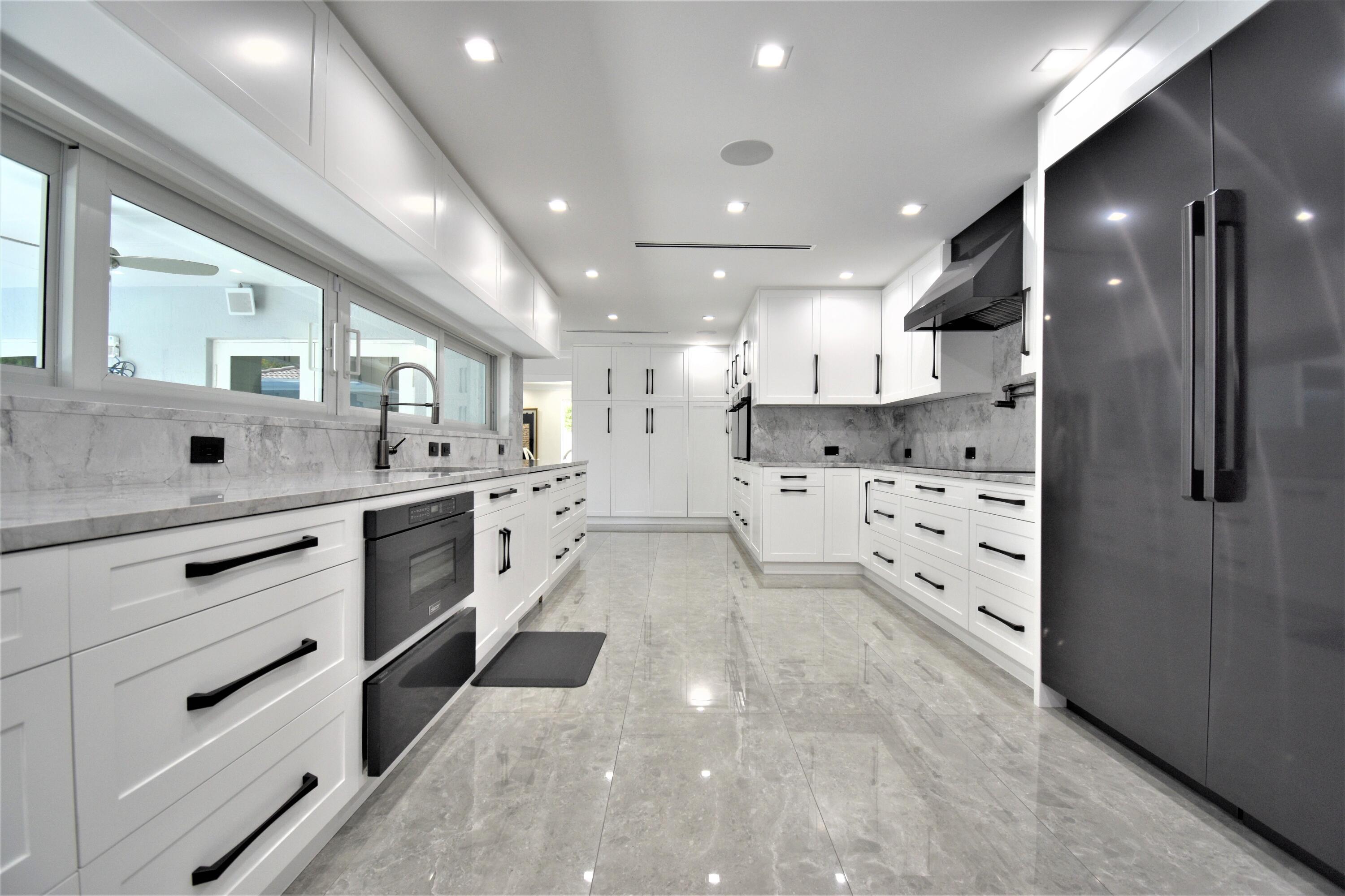 20950 Pinar Trail Boca Raton, FL 33433 - Photo 17 of 90 Kitchen