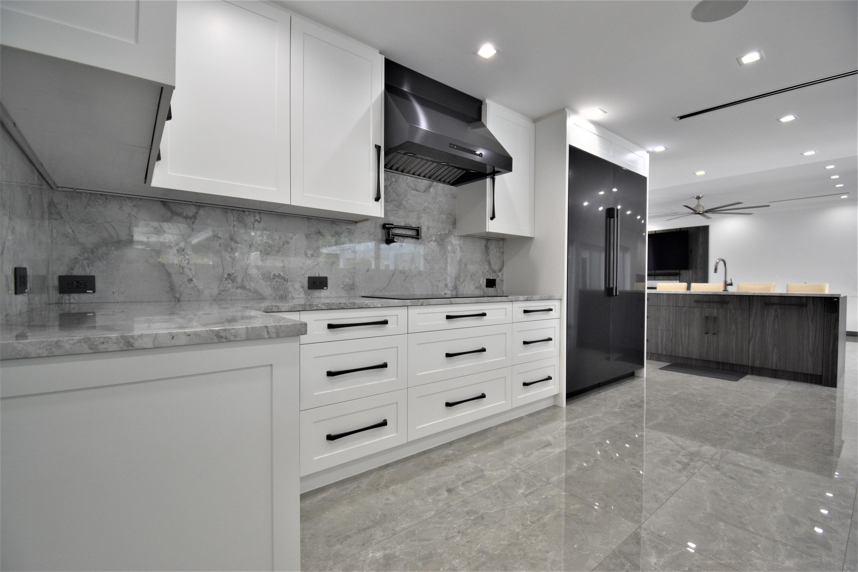 20950 Pinar Trail Boca Raton, FL 33433 - Photo 19 of 90 Kitchen