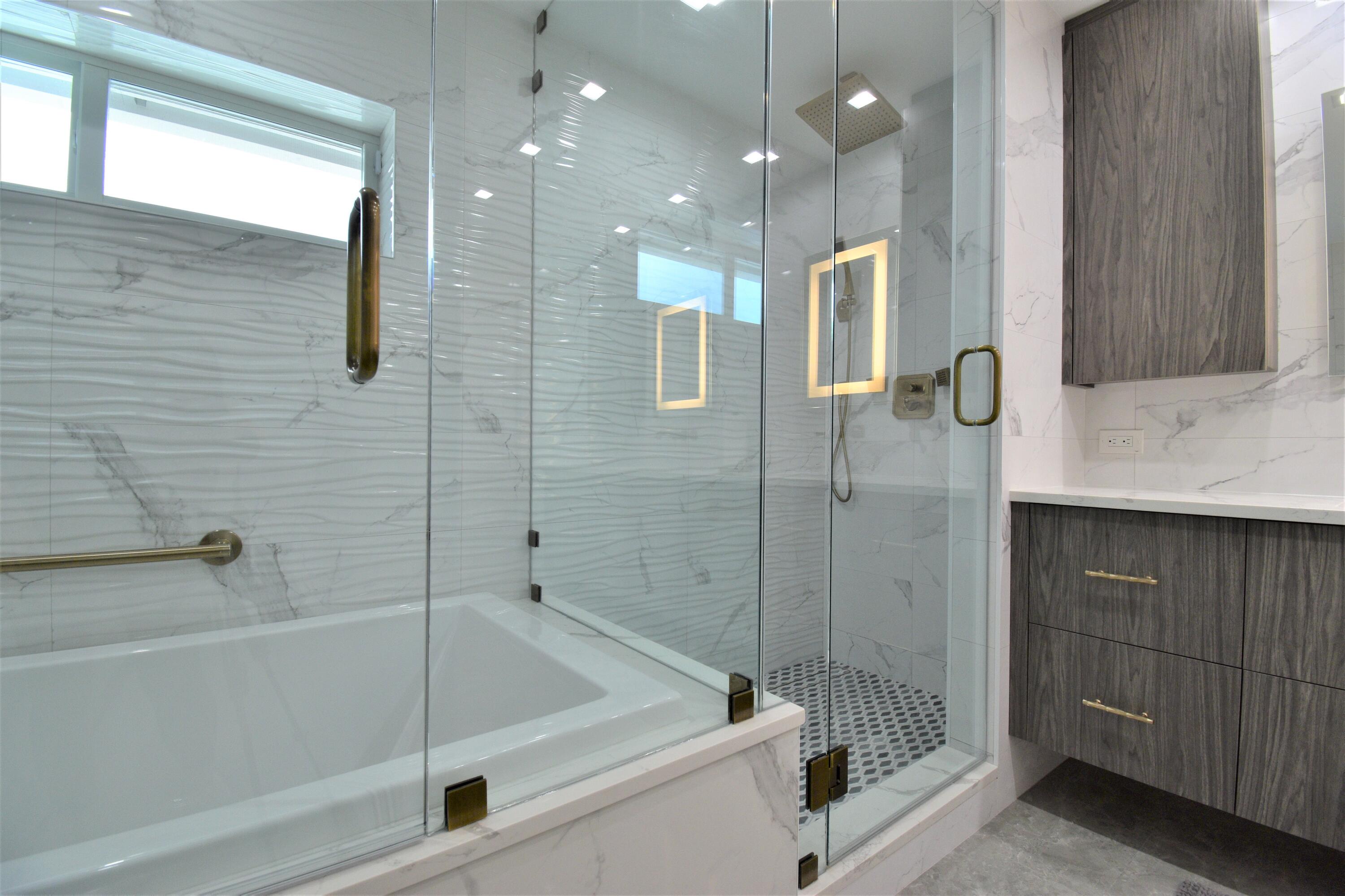 20950 Pinar Trail Boca Raton, FL 33433 - Photo 36 of 90 Master Bath