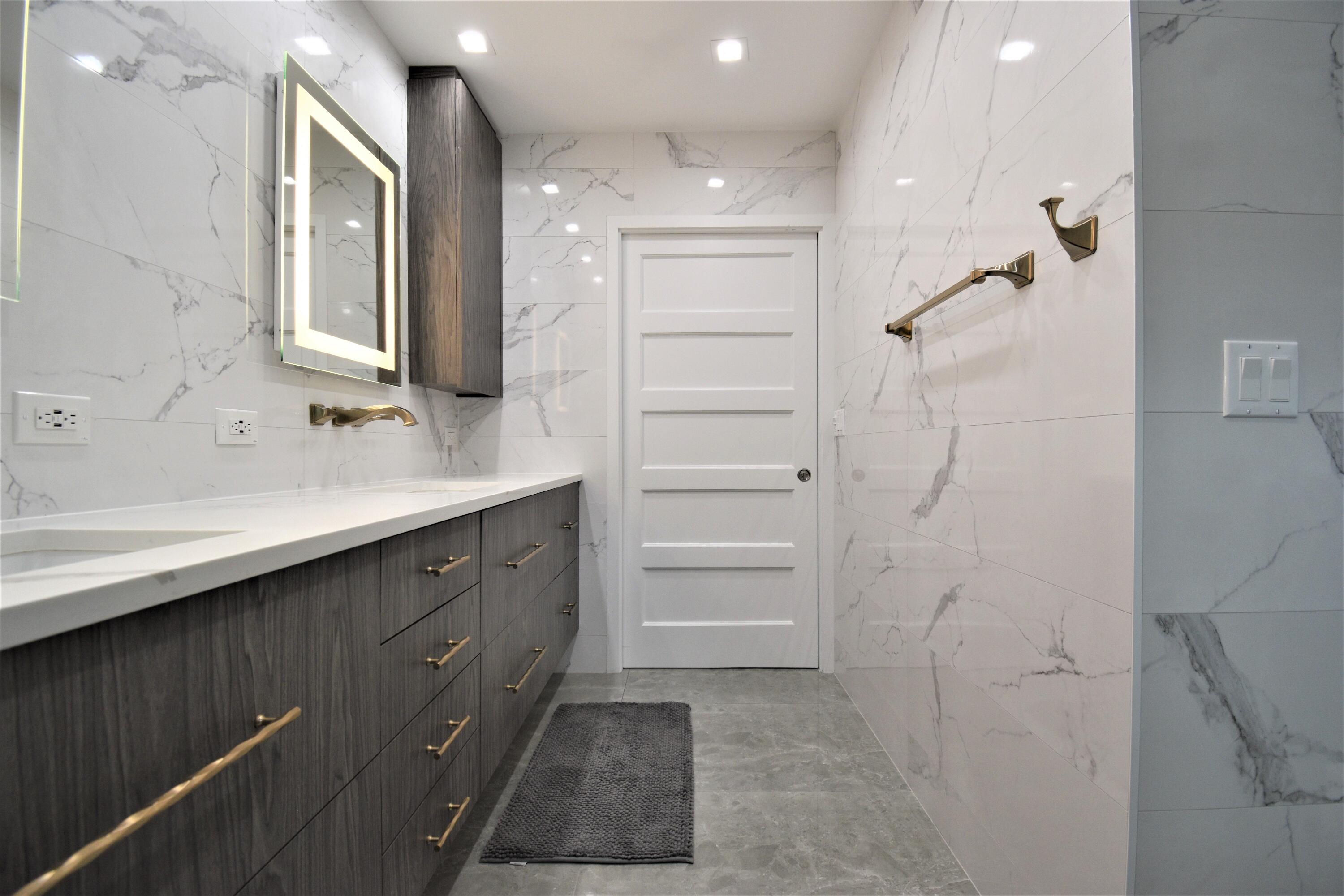 20950 Pinar Trail Boca Raton, FL 33433 - Photo 39 of 90 Master Bath