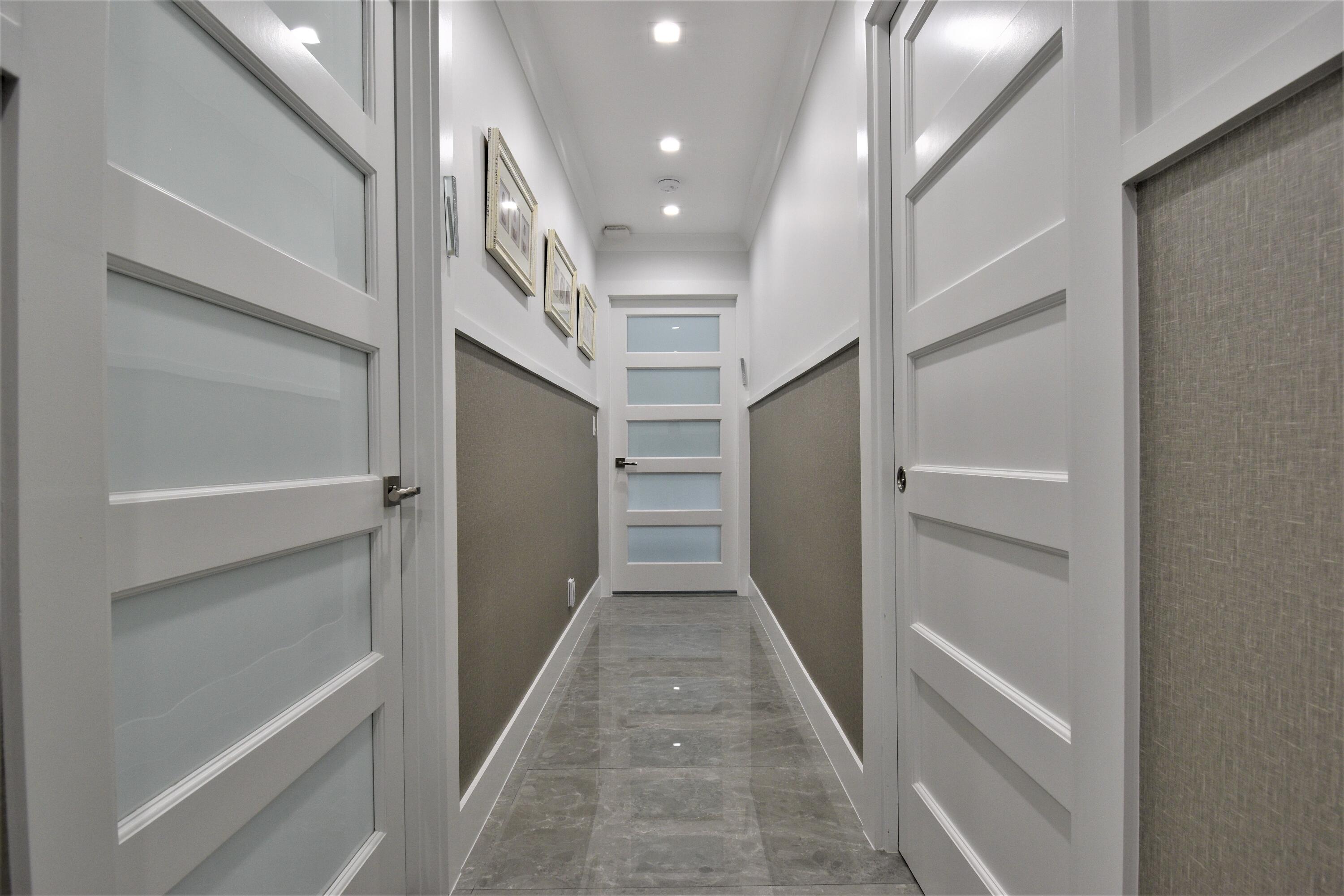 20950 Pinar Trail Boca Raton, FL 33433 - Photo 46 of 90 Hallway
