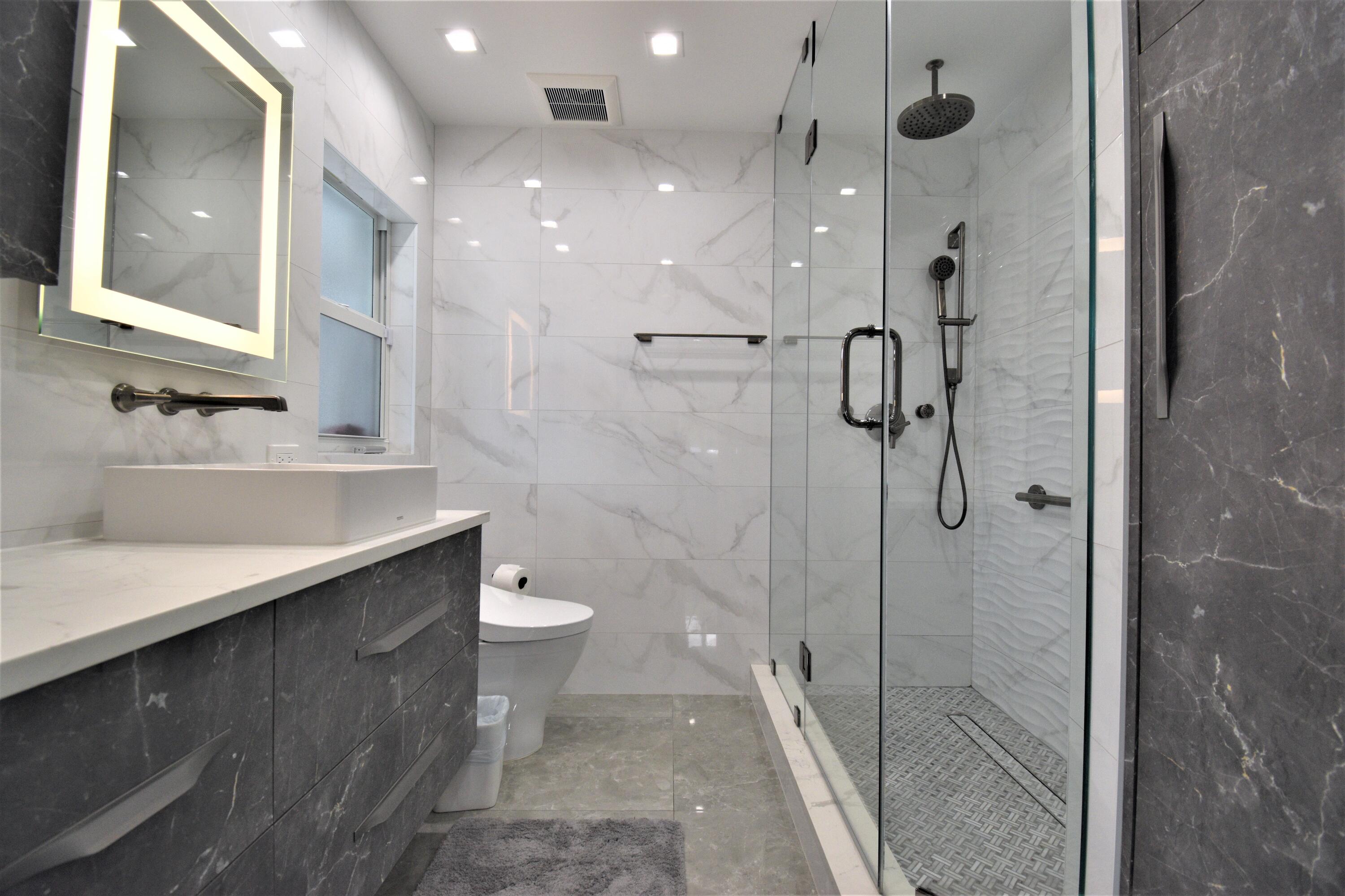 20950 Pinar Trail Boca Raton, FL 33433 - Photo 59 of 90 Bathroom