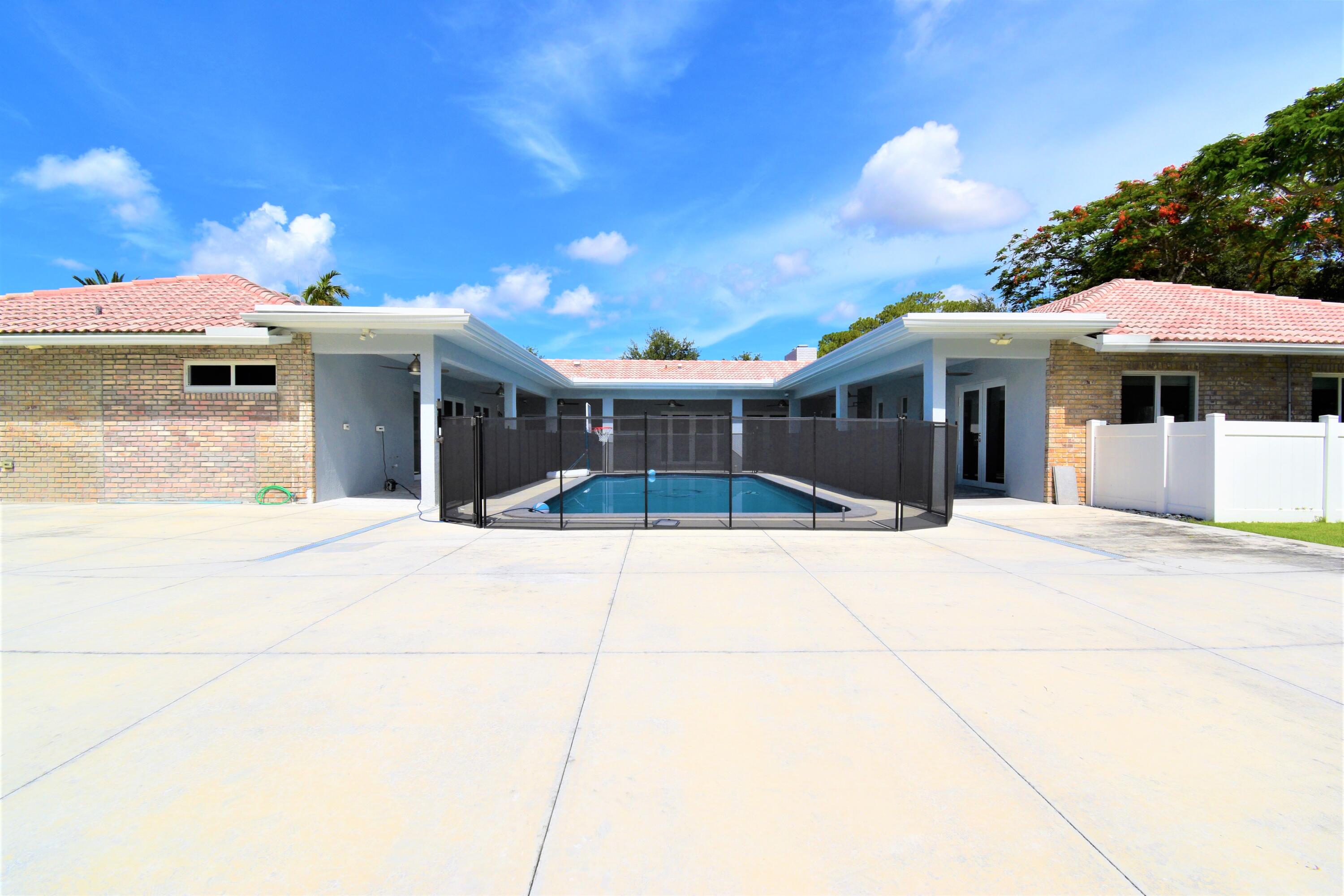 20950 Pinar Trail Boca Raton, FL 33433 - Photo 75 of 90 Courtyard/Pool