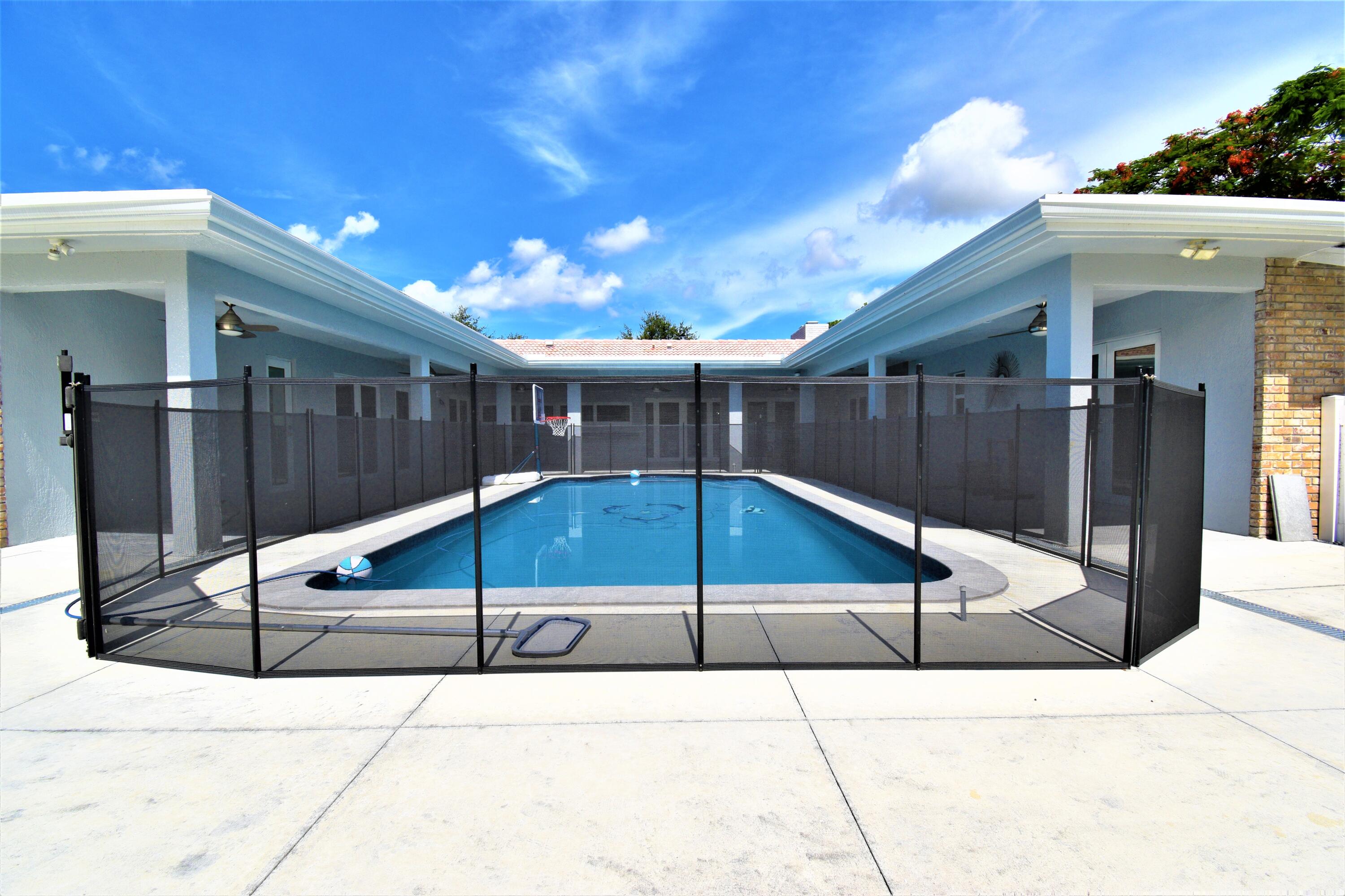 20950 Pinar Trail Boca Raton, FL 33433 - Photo 76 of 90 Pool