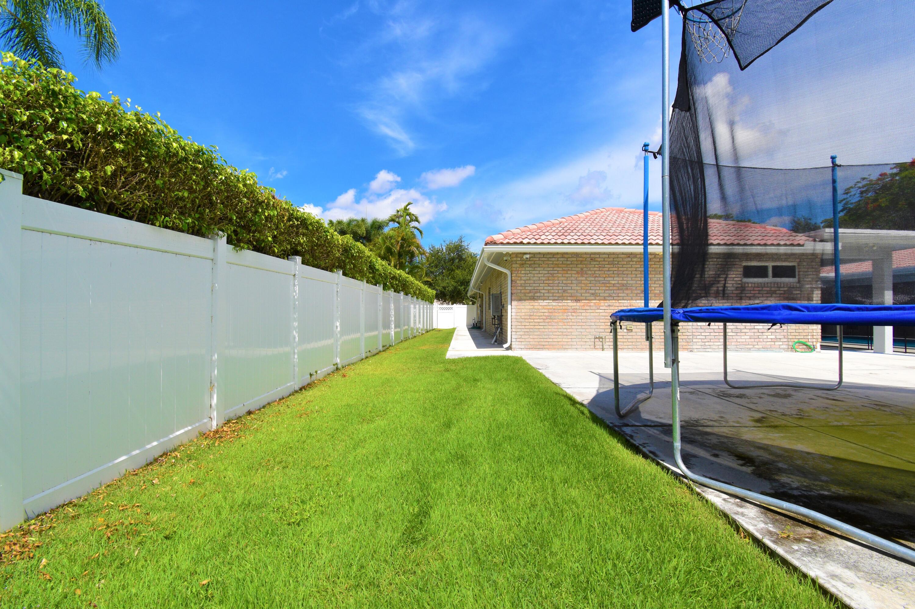 20950 Pinar Trail Boca Raton, FL 33433 - Photo 79 of 90 Backyard
