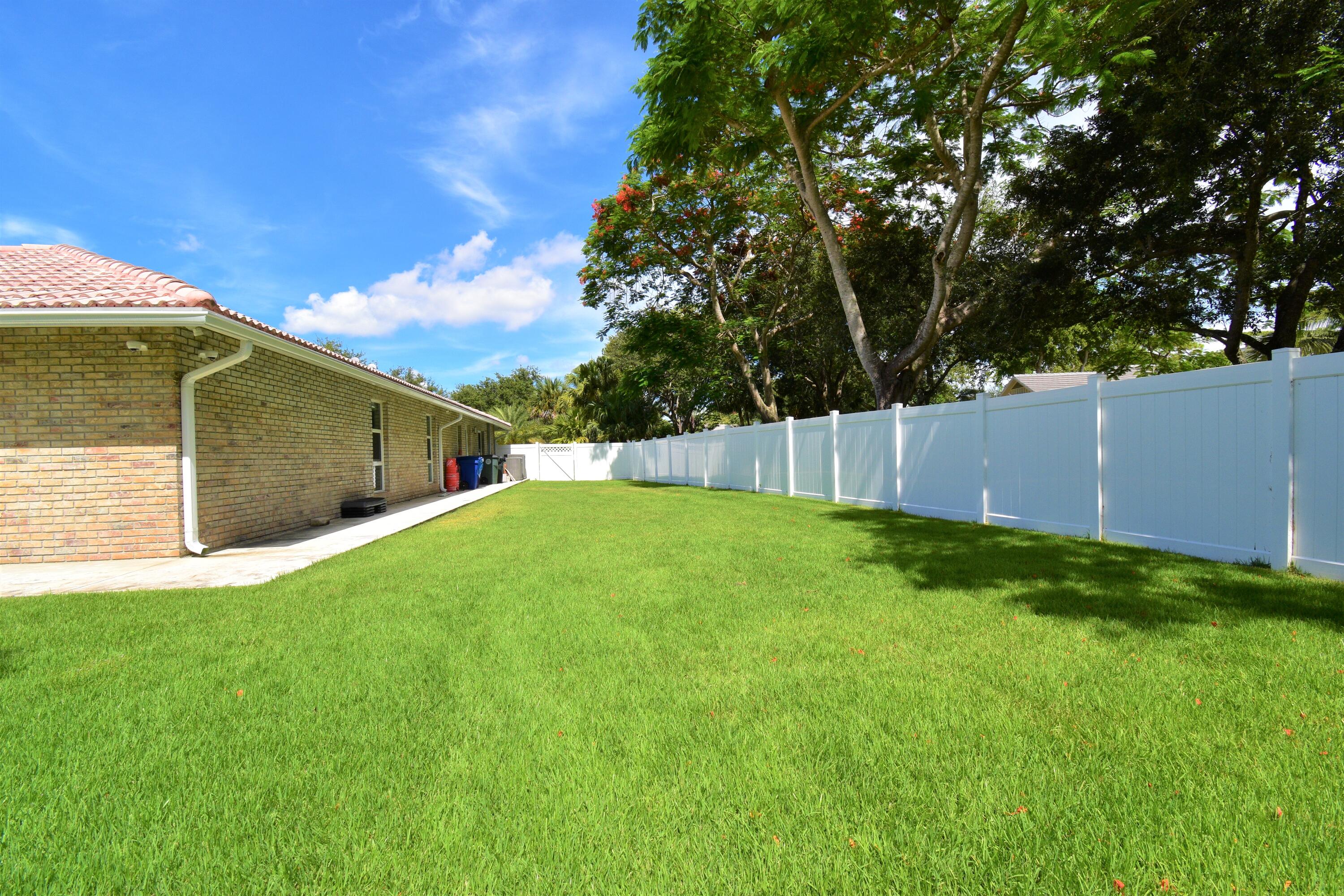 20950 Pinar Trail Boca Raton, FL 33433 - Photo 81 of 90 Backyard