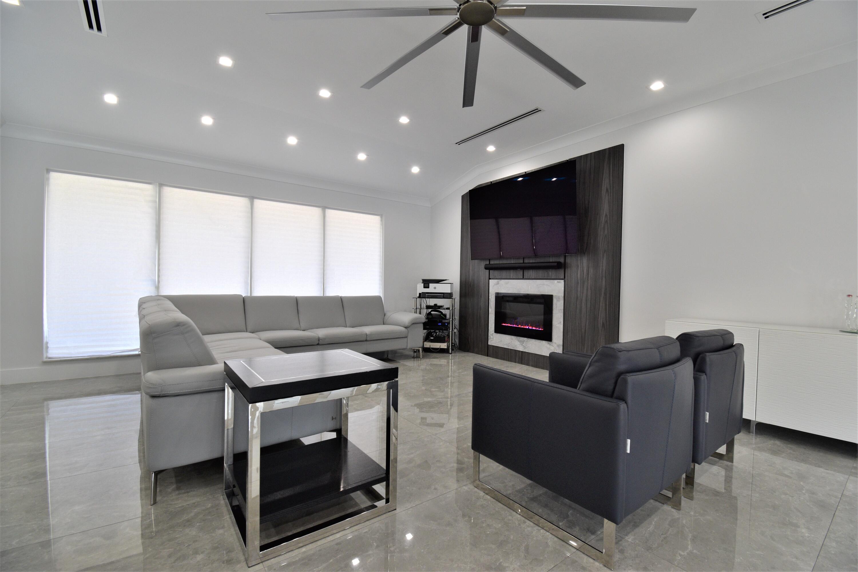 20950 Pinar Trail Boca Raton, FL 33433 - Photo 9 of 90 Entertainment room