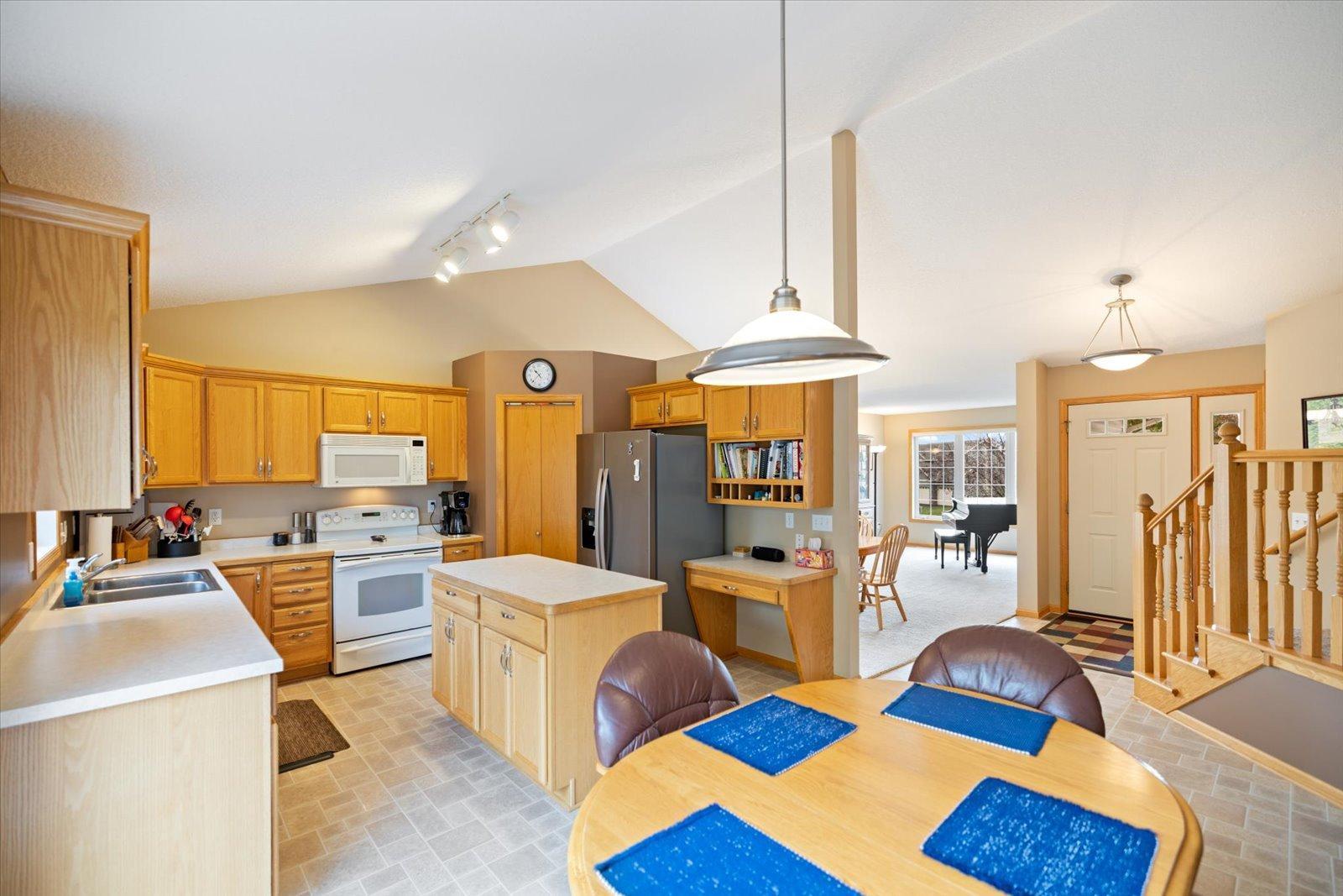 636 Ridgewood Lane Delano, MN 55328 - Photo 11 of 44