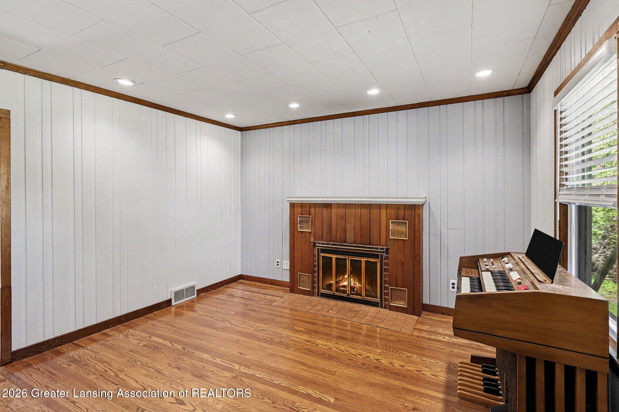 2379 Mt Hope Road Okemos, MI 48864 - Photo 13 of 29 013_file_8227