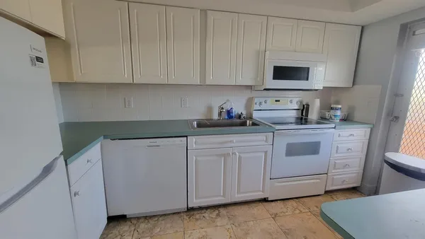 $1,900 | 4500 North Federal Highway, Unit 358G, Lighthouse Point, FL 33064