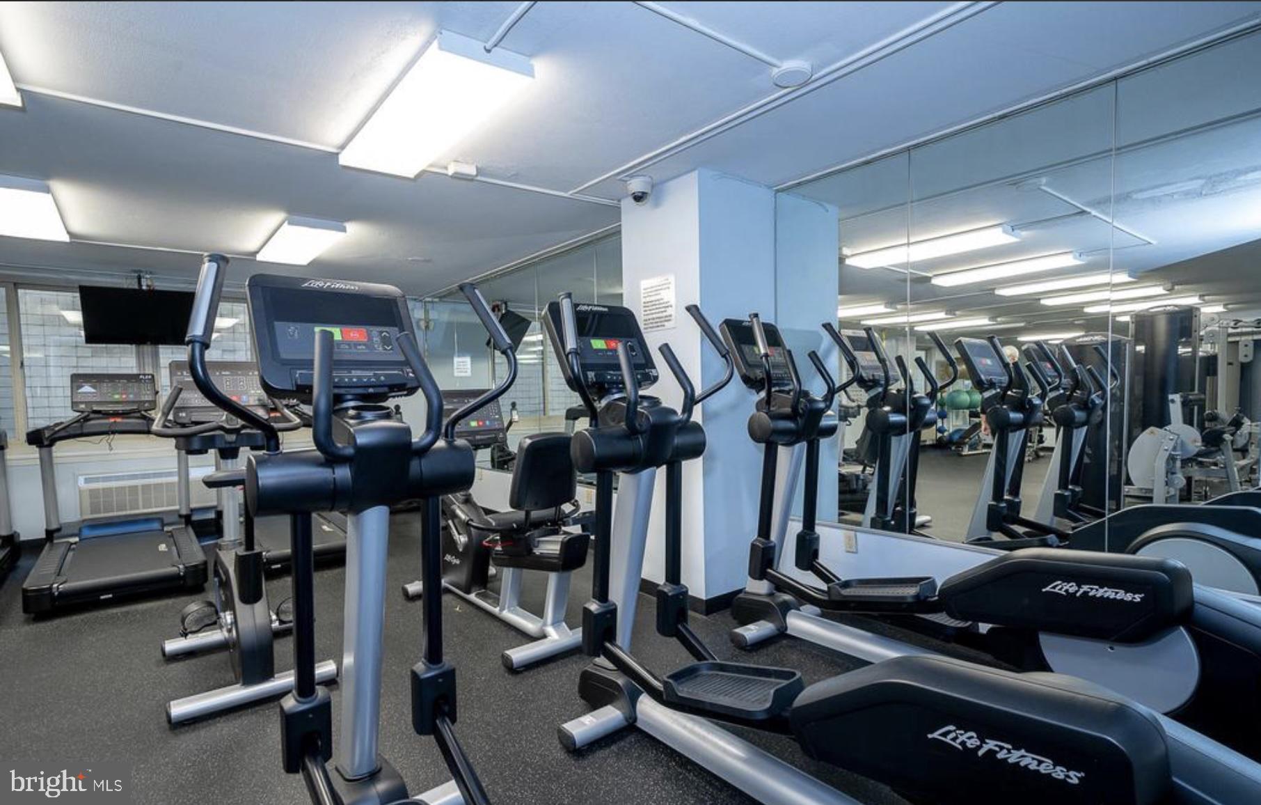 1919 Chestnut Street, Unit 2016 Philadelphia, PA 19103 - Photo 31 of 34 a view of a room with gym equipment