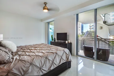 $5,490 | 6000 Collins Avenue, Unit 346, Miami Beach, FL 33140