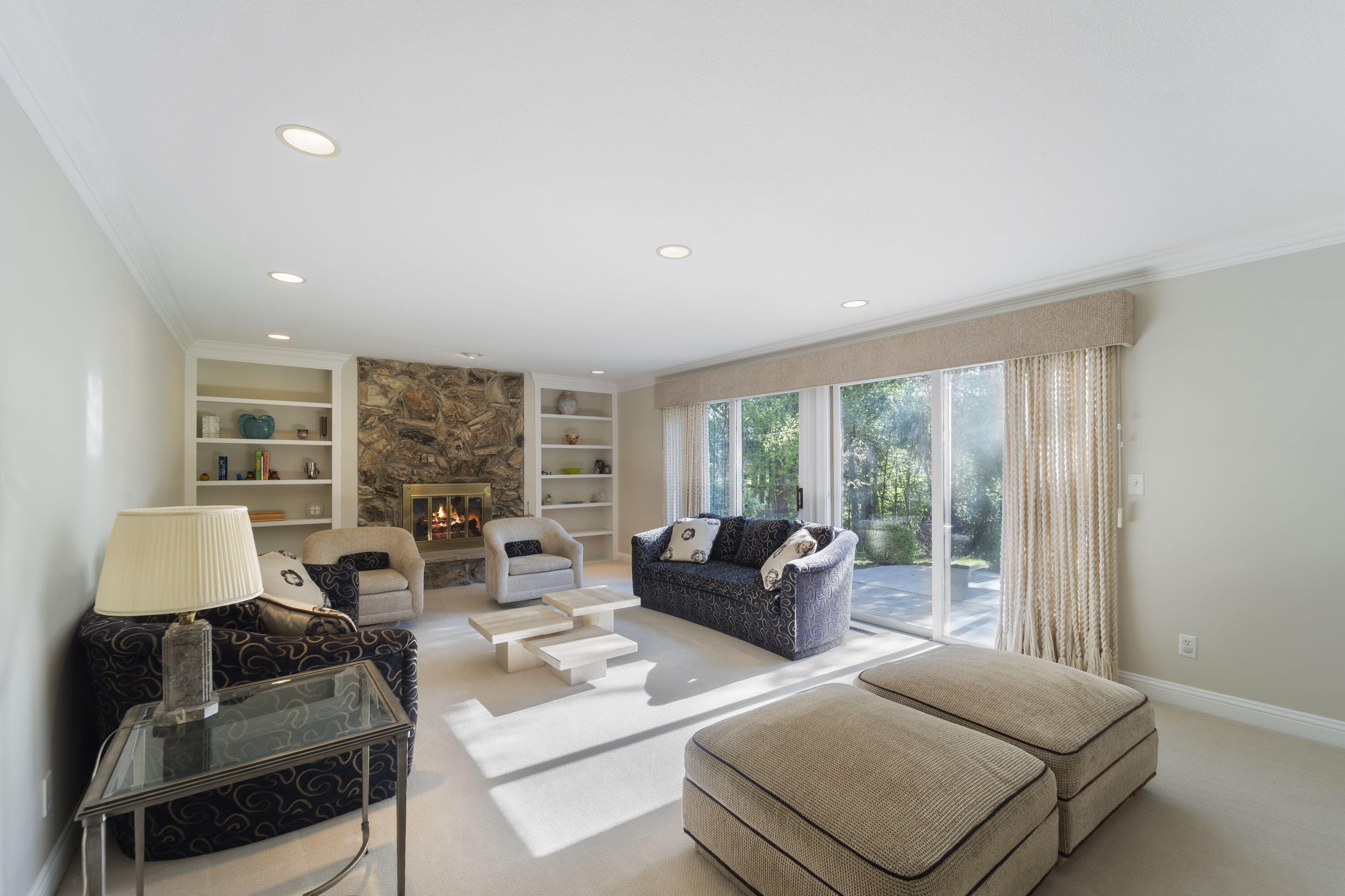 9840 North Otto Road Mequon, WI 53092 - Photo 13 of 45 Welcoming Family Room