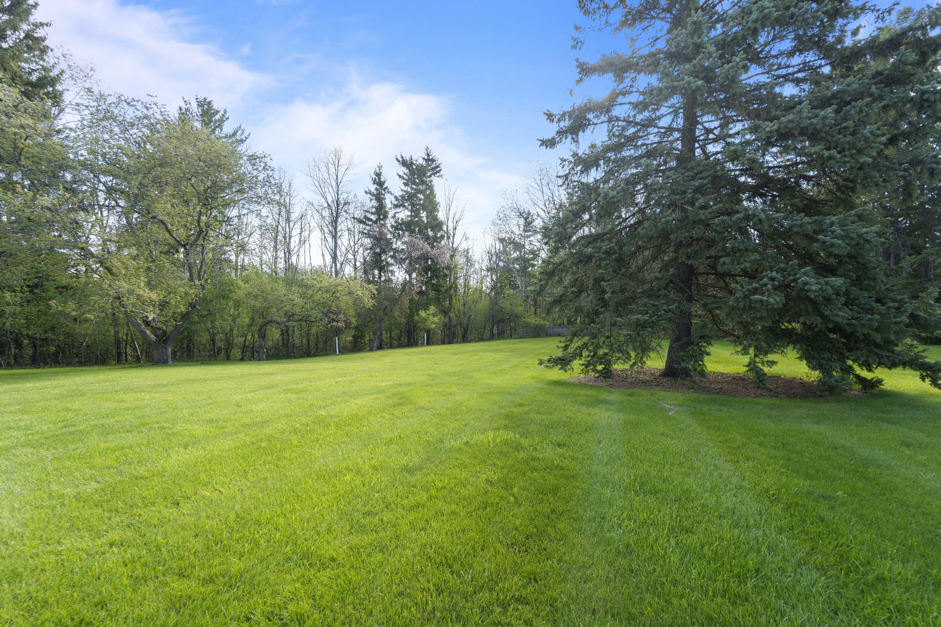 9840 North Otto Road Mequon, WI 53092 - Photo 35 of 45 Gorgeous Acre