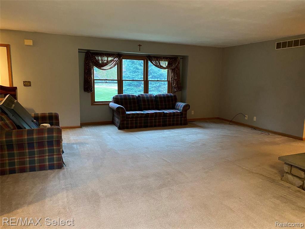 9069 West Frances Road Flushing, MI 48433 - Photo 16 of 20