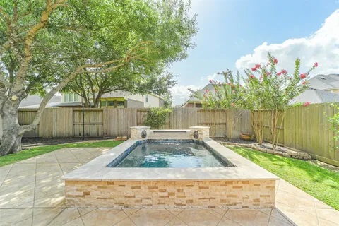 $465,000 | 13607 Breakwater Path Loop, Houston, TX 77044
