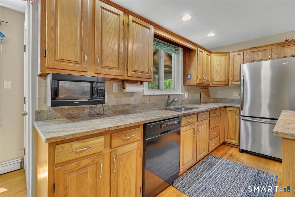 55 Burr Road Haddam, CT 06441 - Photo 7 of 28