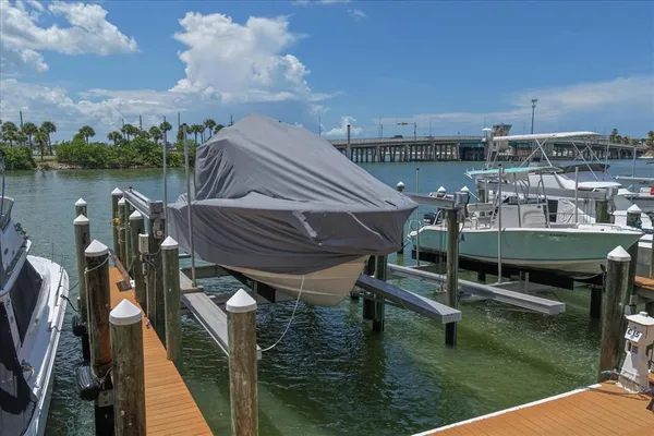 $274,900 | 601 American Legion Drive, Unit 15, St. Petersburg, FL 33708