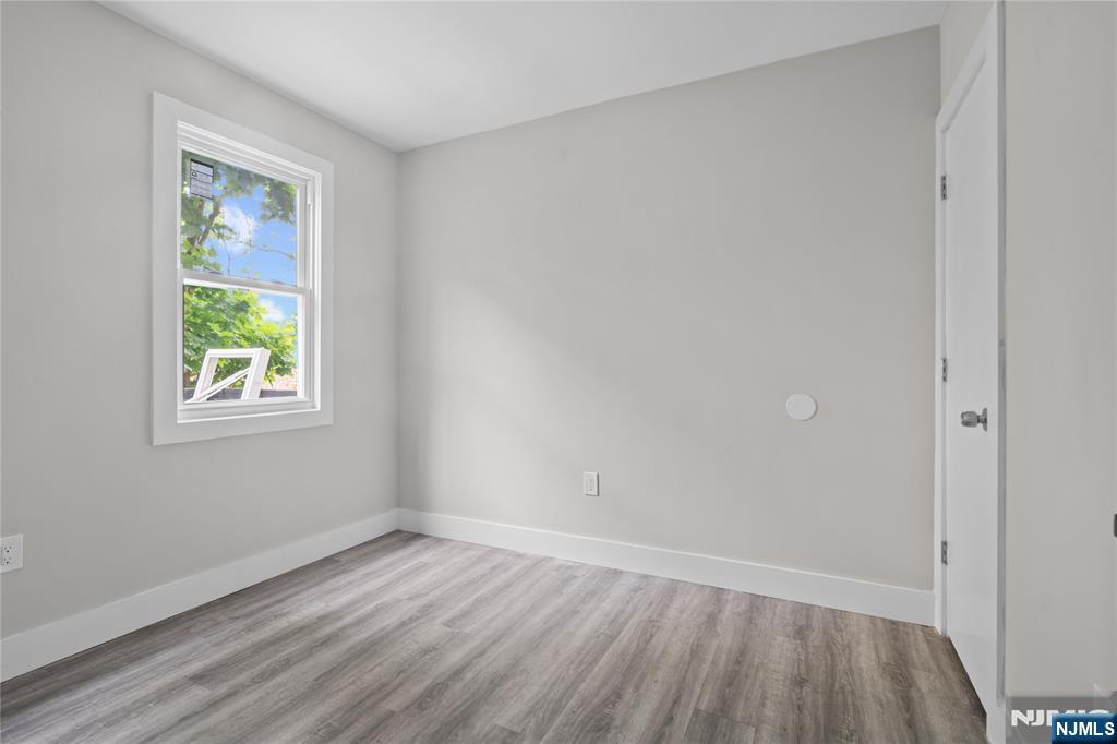 654 South 12th Street Newark, NJ 07103 - Photo 10 of 25