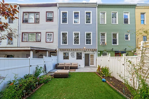 $3,600 | 382 Webster Avenue, Unit 1, Jersey City, NJ 07307