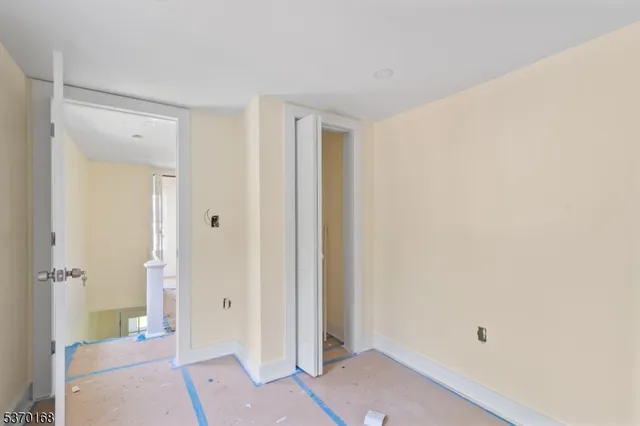 a view of room with shower