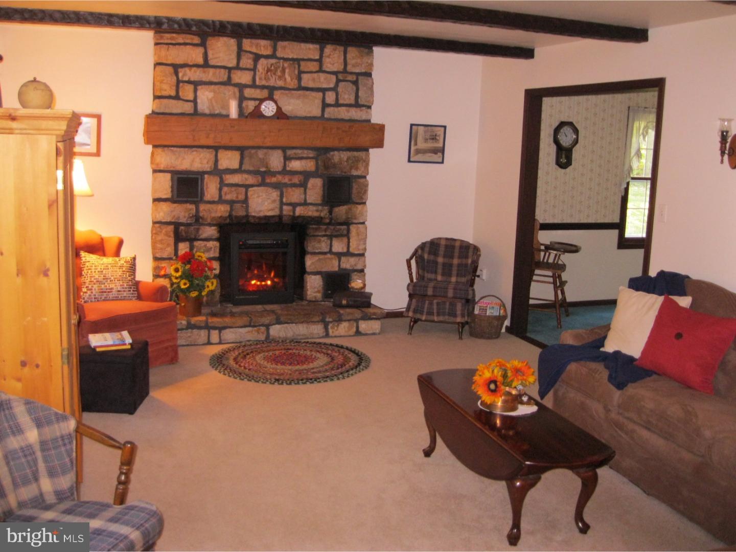 2777 Compass Road Honey Brook, PA 19344 - Photo 5 of 21 Living Room
