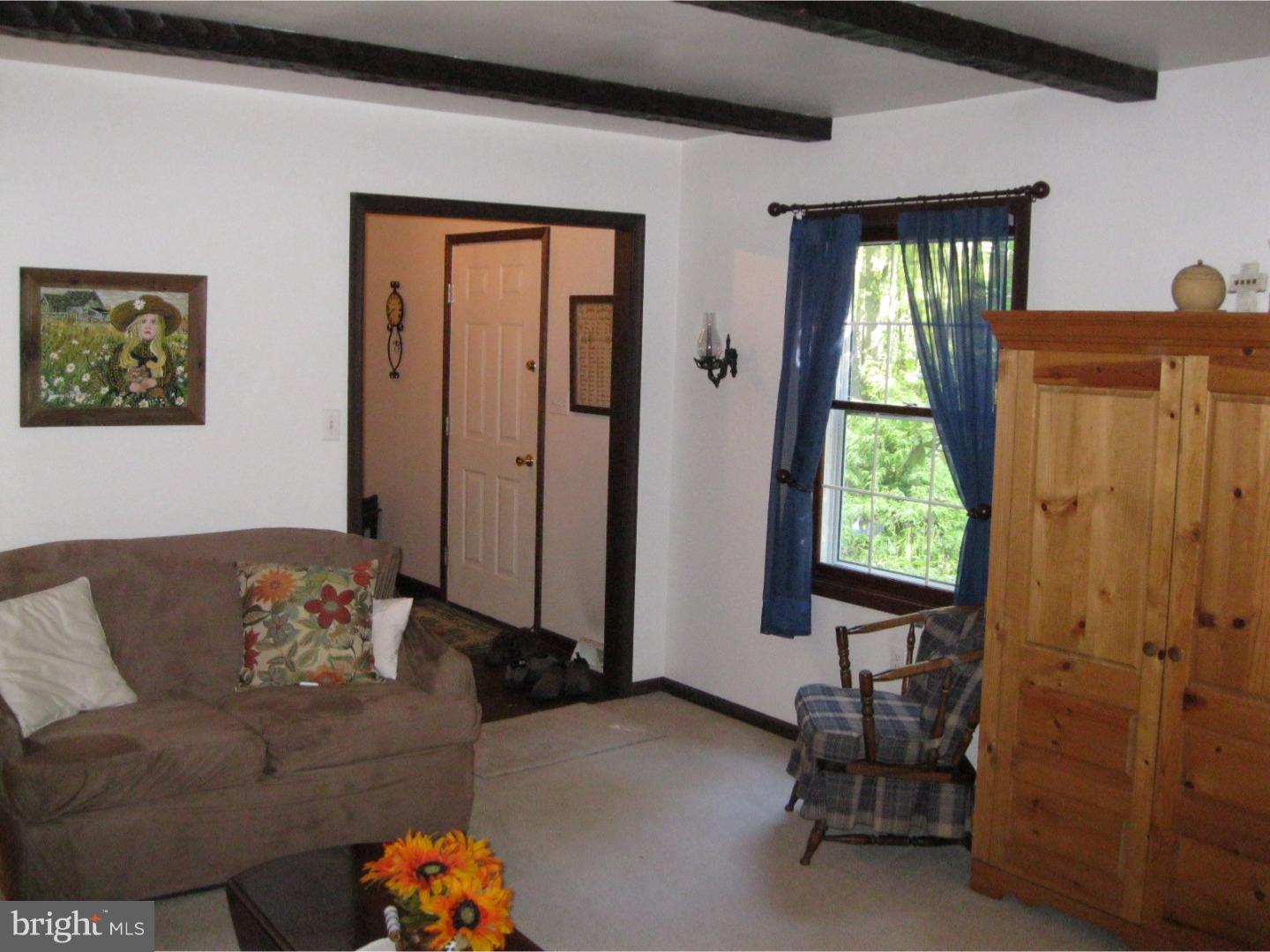 2777 Compass Road Honey Brook, PA 19344 - Photo 6 of 21 Living Room