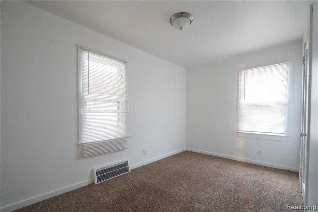 78 East Rutgers Avenue Pontiac, MI 48340 - Photo 8 of 15