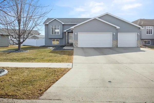 $360,000 | 4512 44th Street South, Fargo, ND 58104
