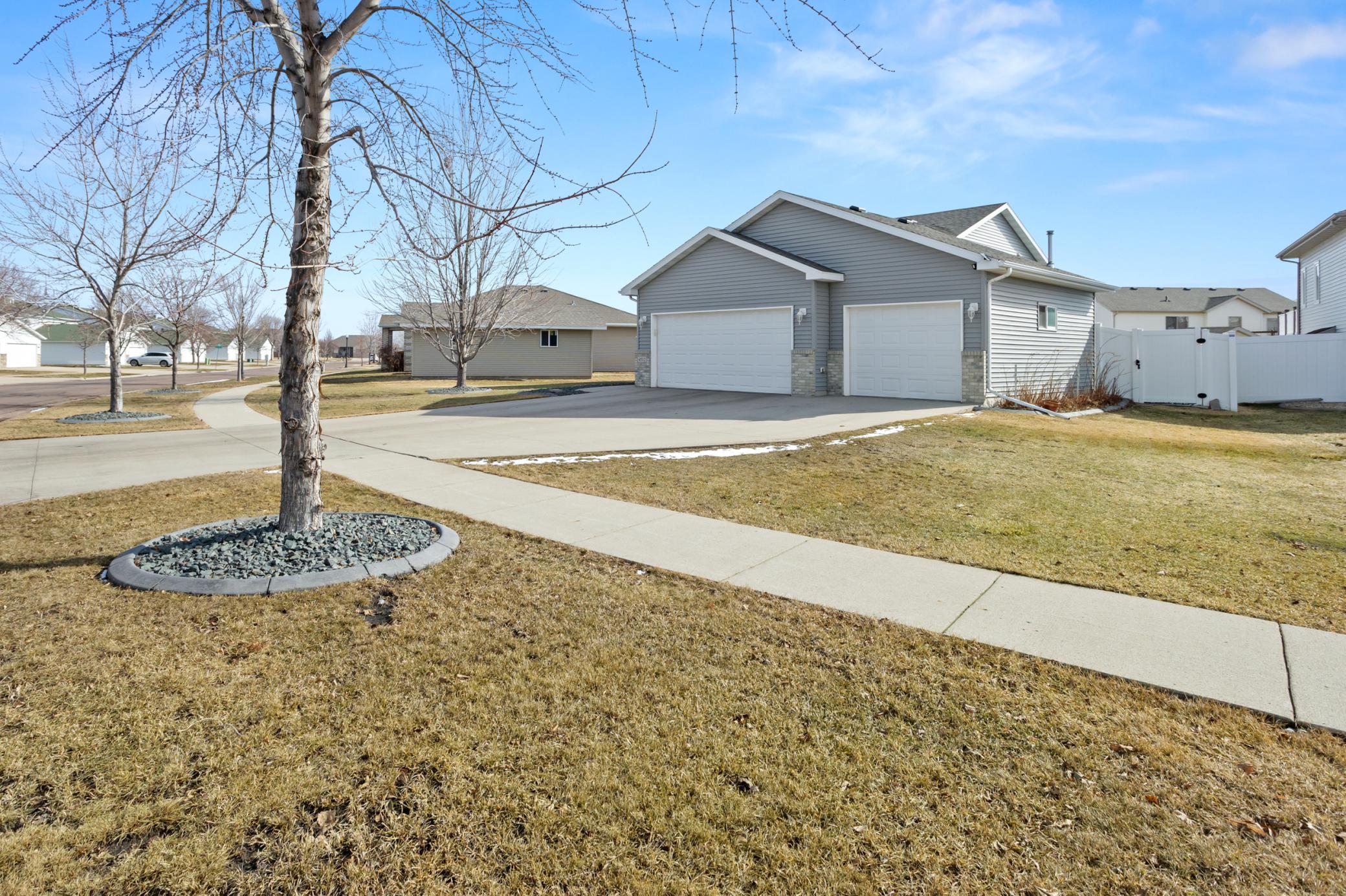 4512 44th Street South Fargo, ND 58104 - Photo 38 of 46