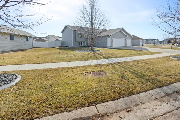 $360,000 | 4512 44th Street South, Fargo, ND 58104