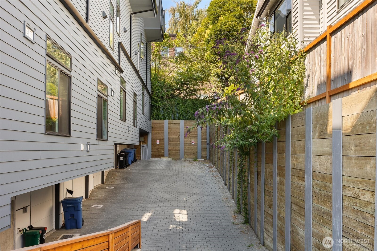 972 North Allen Place Seattle, WA 98103 - Photo 25 of 40 Gallery Image 25