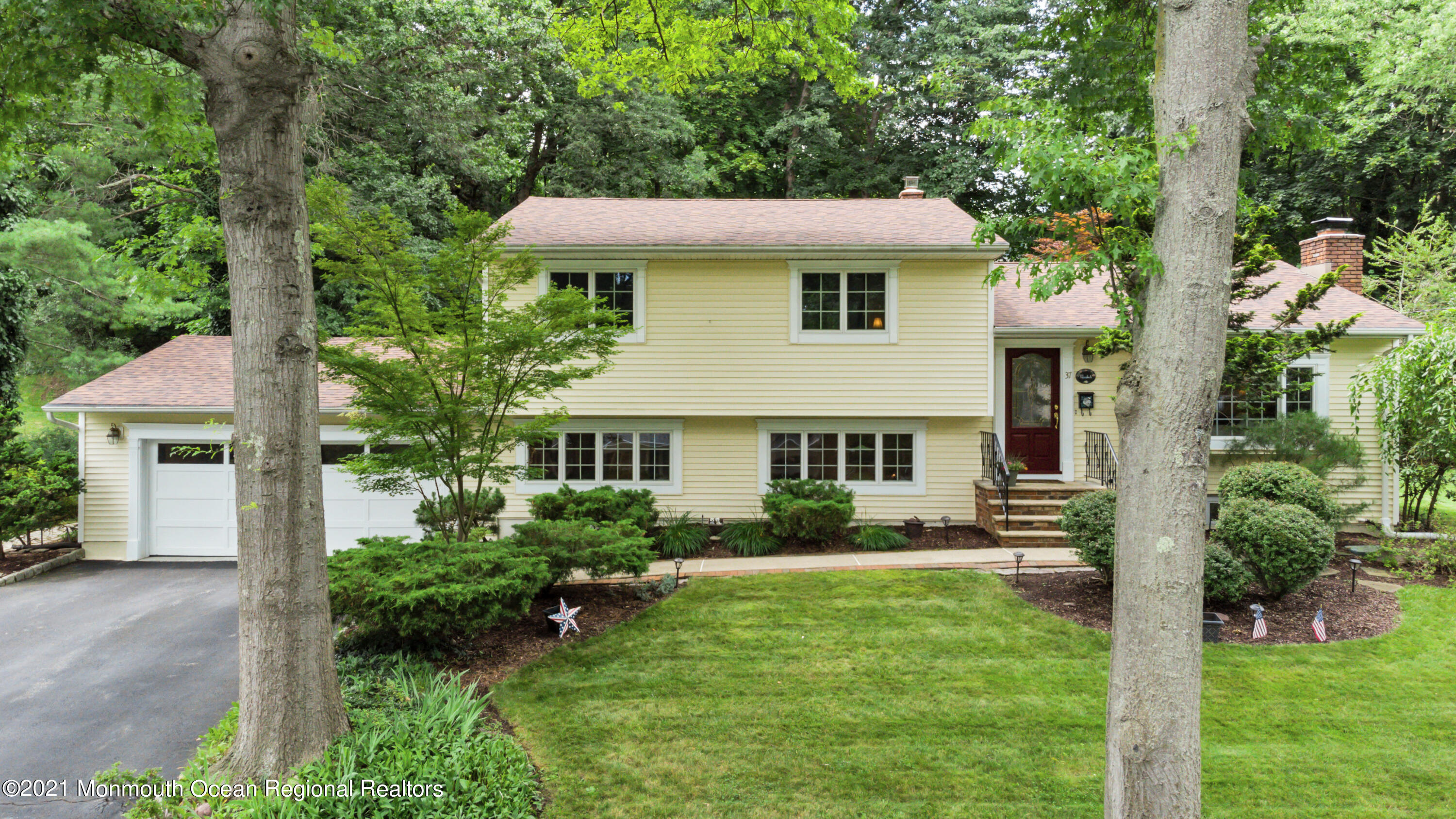 37 Harreton Road Allendale, NJ 07401 - Photo 2 of 42 044.jpg
