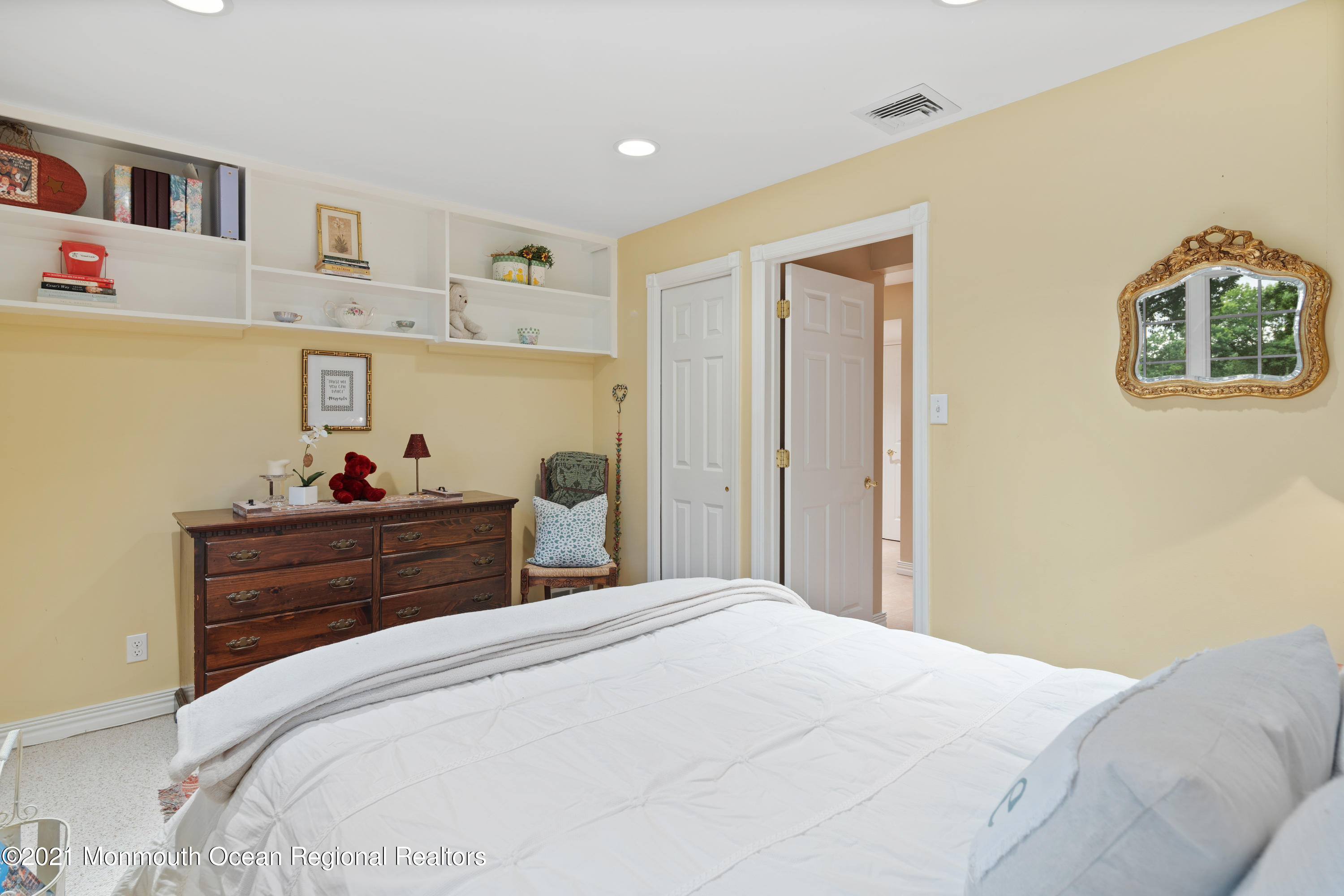 37 Harreton Road Allendale, NJ 07401 - Photo 24 of 42 029.jpg