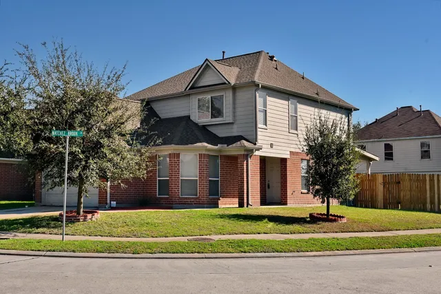 $2,300 | 1106 Mossy Branch Street, Houston, TX 77073