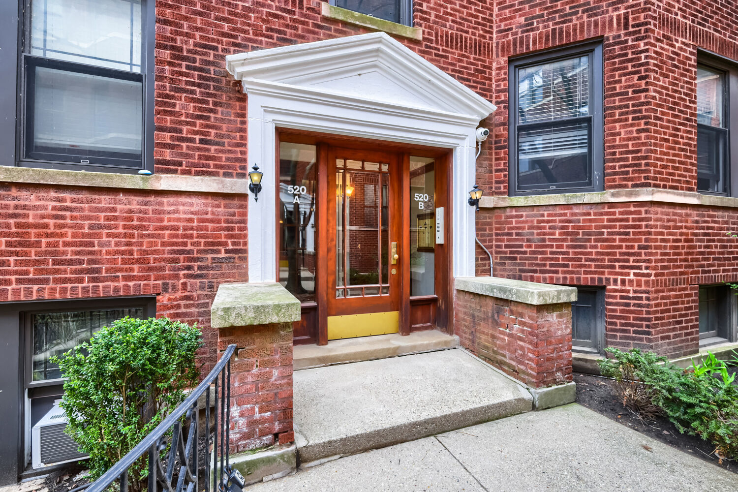 520 Sheridan Road, Unit 3A Evanston, IL 60202 - Photo 2 of 11