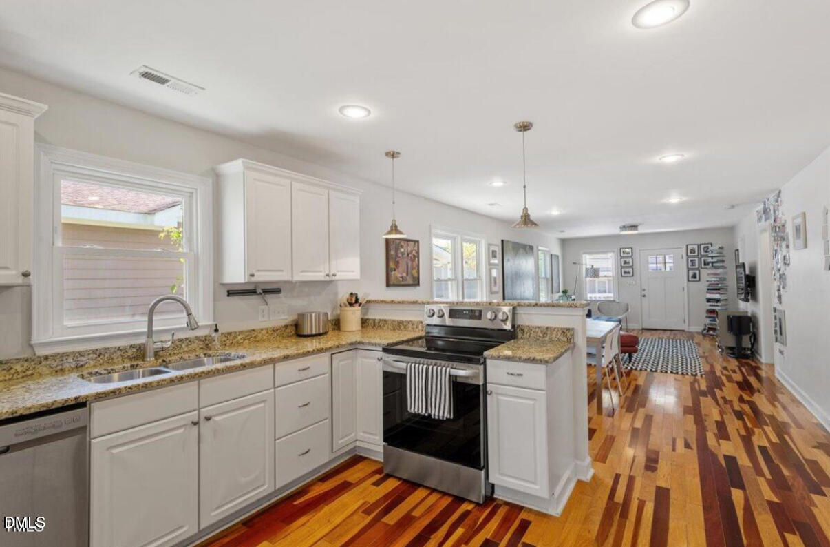 545 East Lenoir Street Raleigh, NC 27601 - Photo 5 of 28 kitchen