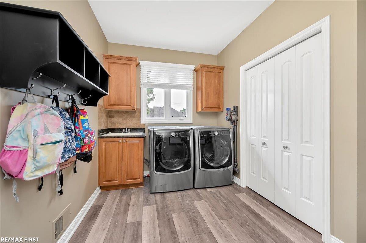 50782 Nesting Ridge Drive Macomb, MI 48044 - Photo 35 of 40 50061826-34.JPG