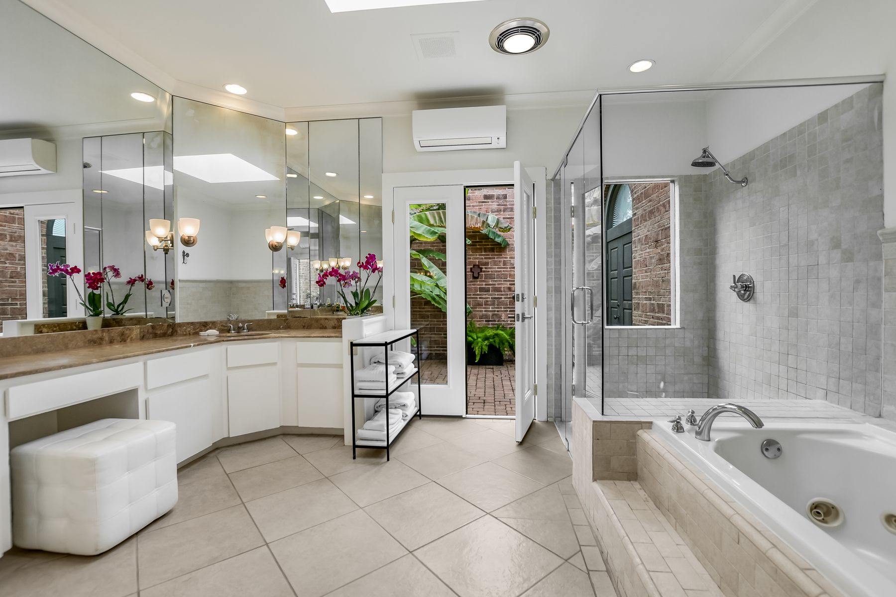 78 Pascal Lane Austin, TX 78746 - Photo 11 of 20